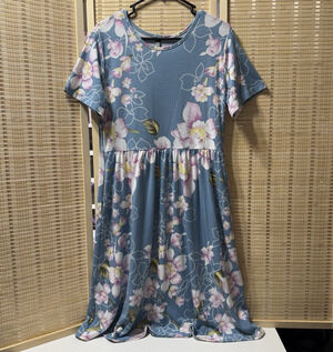 DB Moon Dress Women's Size Large Blue Floral Midi Length Fit and Flare Pockets